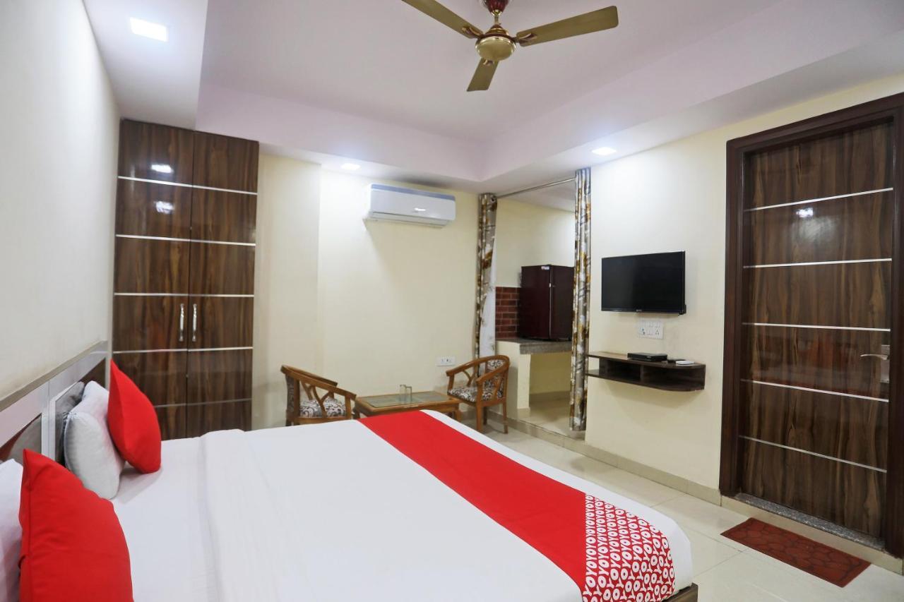 Hotel Rampal Palace New Delhi Extérieur photo