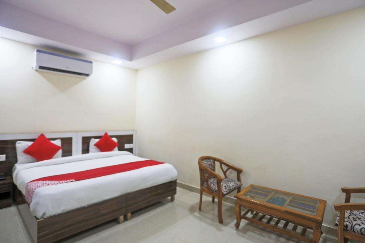 Hotel Rampal Palace New Delhi Extérieur photo