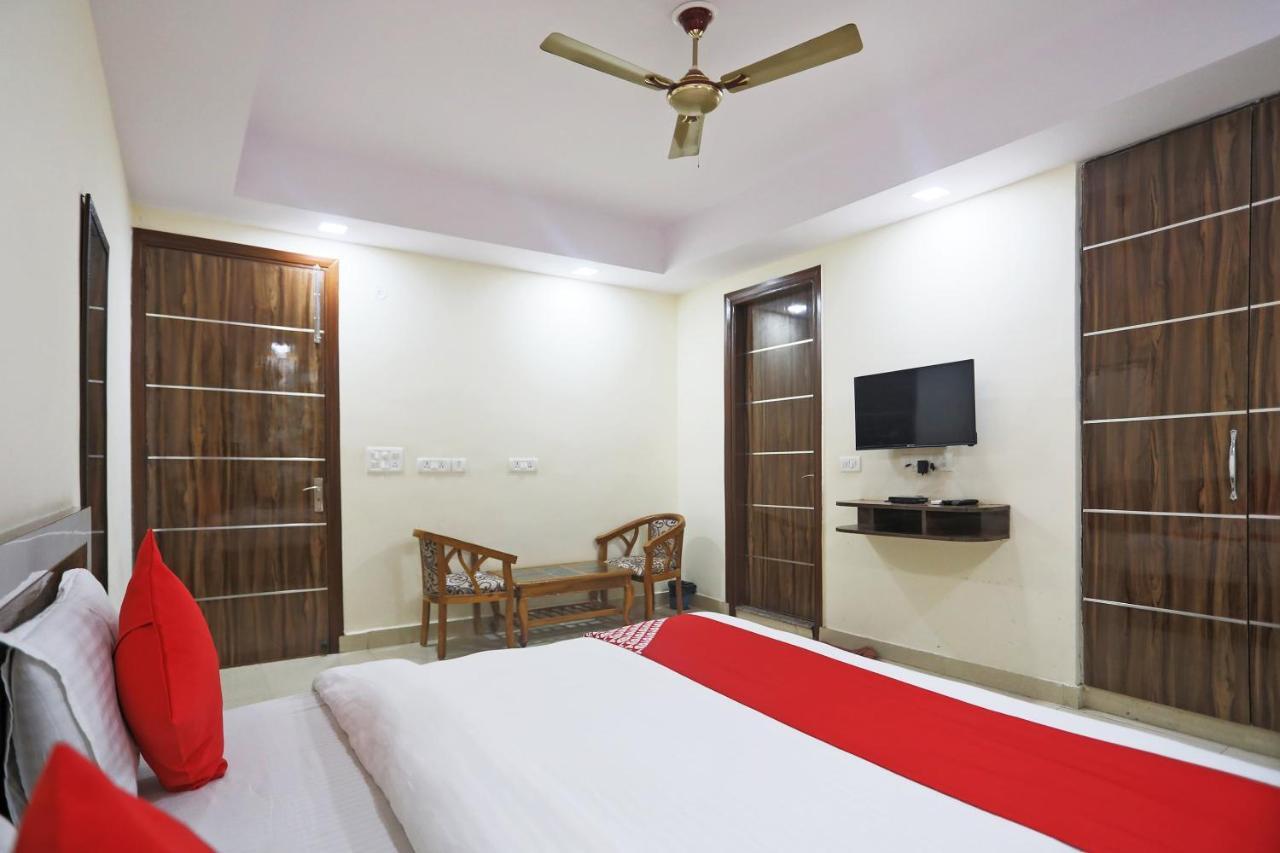 Hotel Rampal Palace New Delhi Extérieur photo