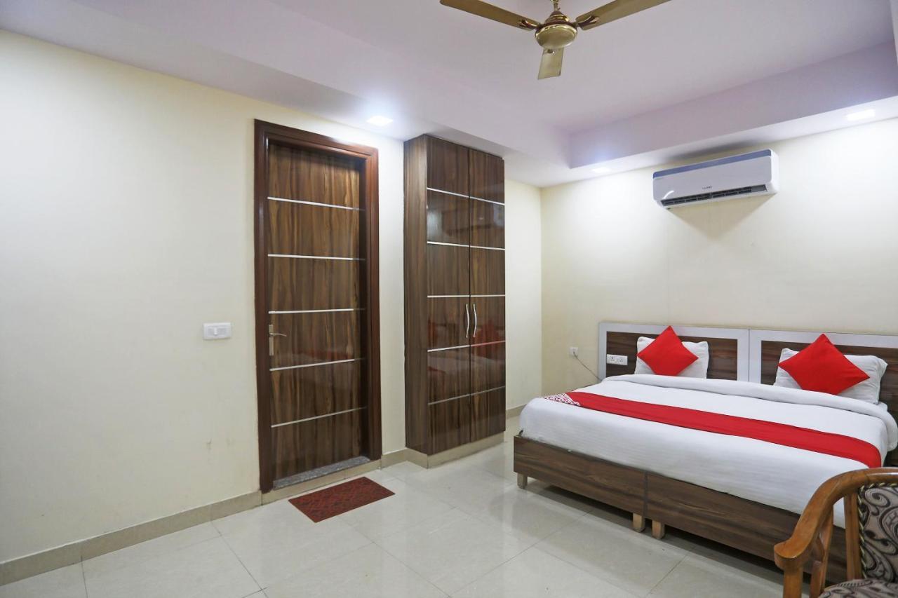 Hotel Rampal Palace New Delhi Extérieur photo