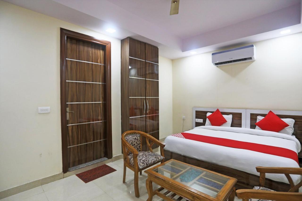 Hotel Rampal Palace New Delhi Extérieur photo