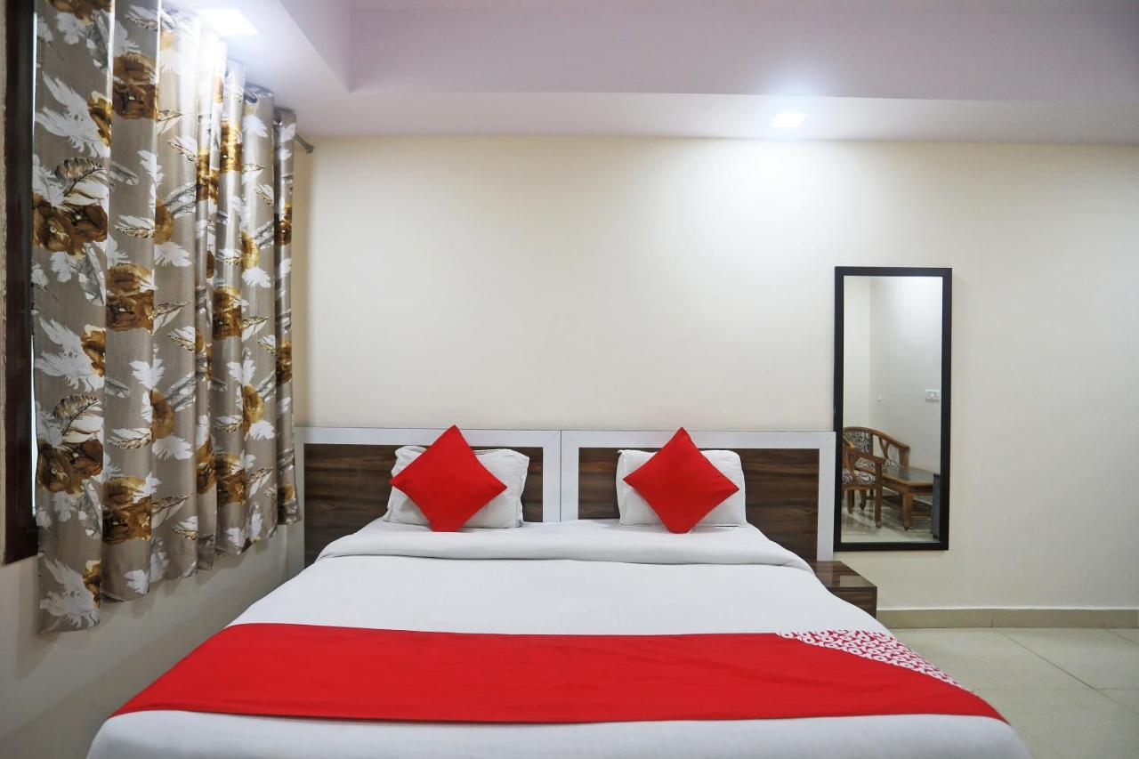 Hotel Rampal Palace New Delhi Extérieur photo
