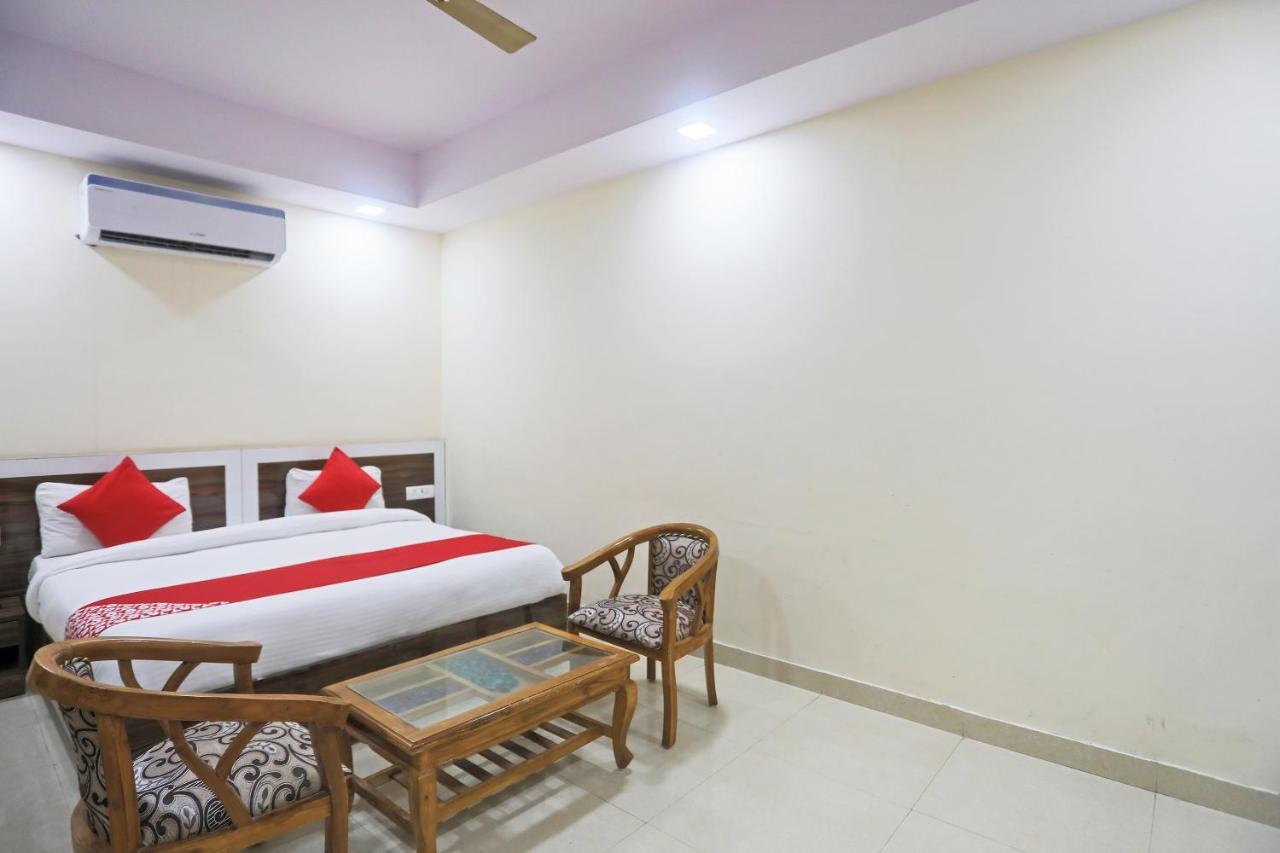 Hotel Rampal Palace New Delhi Extérieur photo