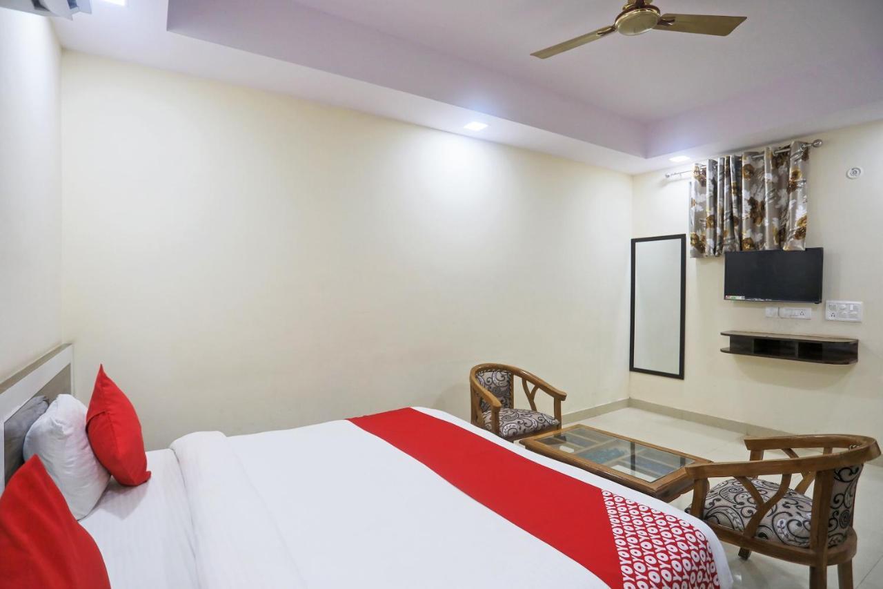 Hotel Rampal Palace New Delhi Extérieur photo
