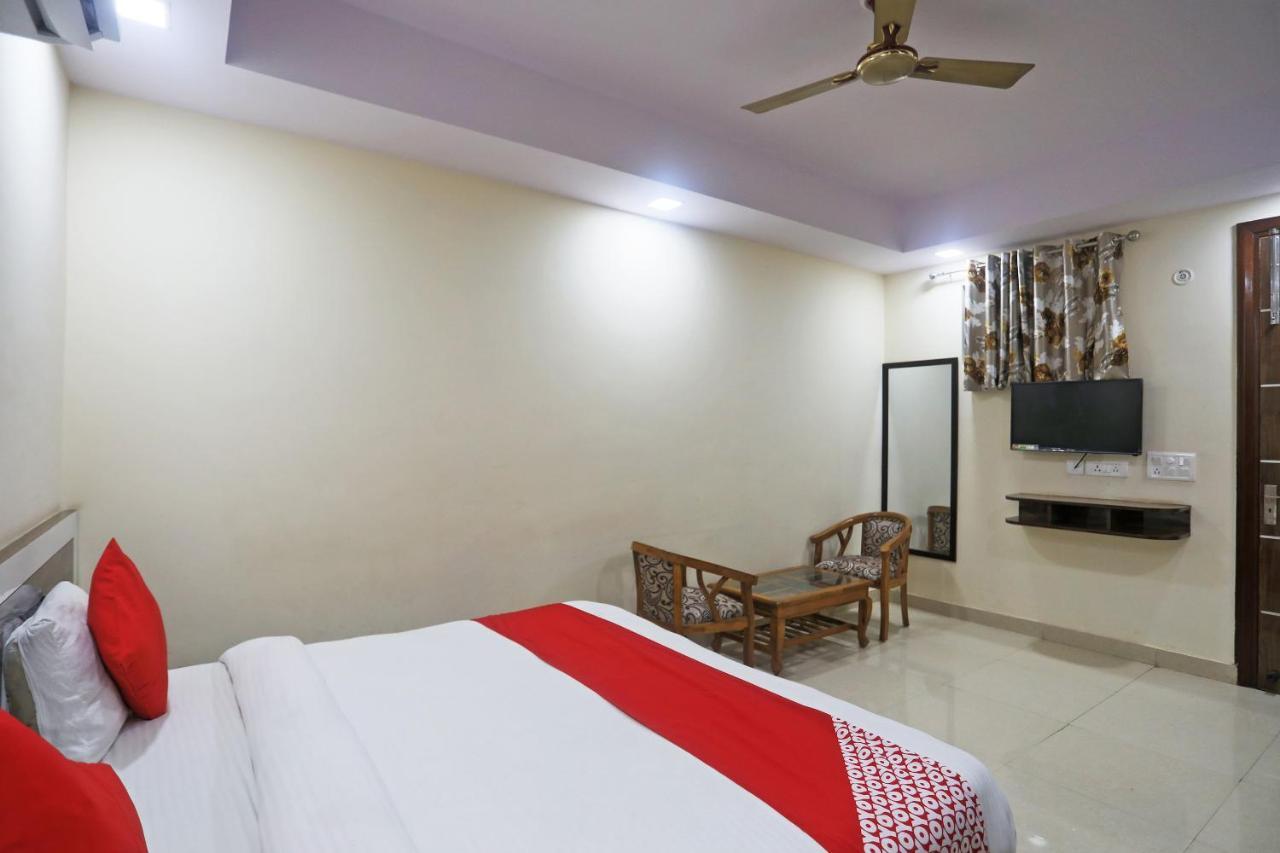 Hotel Rampal Palace New Delhi Extérieur photo